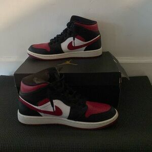 Air Jordan 1 mid noble red